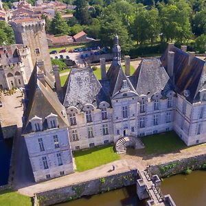 Chateau De Saint Loup Exterior photo