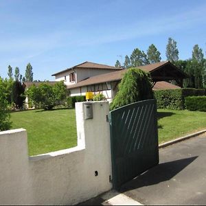 Parc De La Charmille Panzió Saint-Étienne-sur-Reyssouze Exterior photo