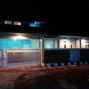 Guesthouse - Biru Homestay Tjilimus Exterior photo