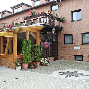 Hotel Und Pension Am Burchardikloster Halberstadt Exterior photo