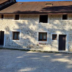 Le Gite De La Ferme Apartman Belley Exterior photo