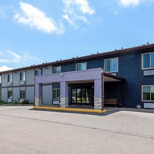 Clarion Pointe Hotel Tomah Exterior photo