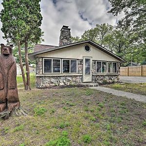 Cozy Prudenville Cabin Walk To Houghton-tó Exterior photo