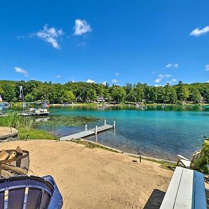 Lakefront Newaygo Home - Private Dock, Kayaks Exterior photo