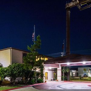 Quality Inn University Near Downtown San Marcos Exterior photo