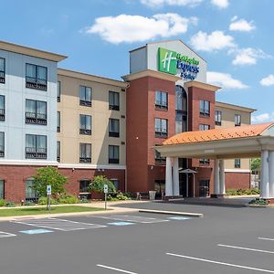 Holiday Inn Express & Suites - New Philadelphia Southwest, An Ihg Hotel Exterior photo