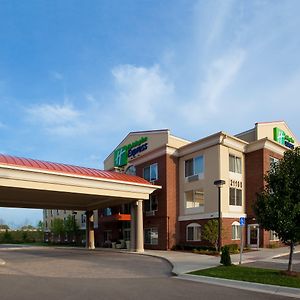 Holiday Inn Express Hotel & Suites Detroit - Farmington Hills, An Ihg Hotel Northville Exterior photo