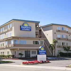 Days Inn & Suites By Wyndham Rancho Cordova Exterior photo