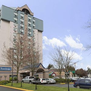 Travelodge Hotel By Wyndham Vancouver Airport Richmond Exterior photo