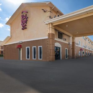 Red Roof Inn & Suites Denton Exterior photo