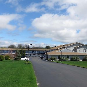 Days Inn By Wyndham Middletown/Newport Area Exterior photo