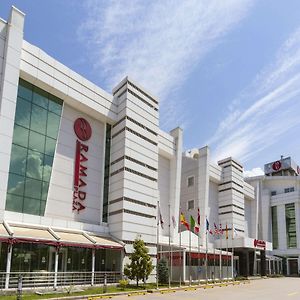 Ramada Plaza By Wyndham Izmit Hotel Kocaeli Exterior photo