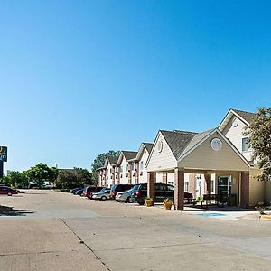 Quality Inn Near Northtown Mall & National Sports Center Coon Rapids Exterior photo