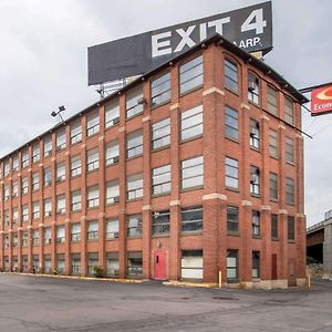 Econo Lodge Manchester Exterior photo