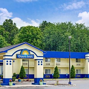 Days Inn By Wyndham Southington Exterior photo