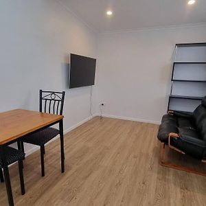 Modern 1 Bedroom Studio Free Parking Close To Cbd Burnie Exterior photo