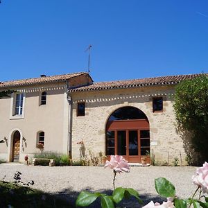 Chateau Le Livey Panzió Saint-Pierre-d'Aurillac Exterior photo