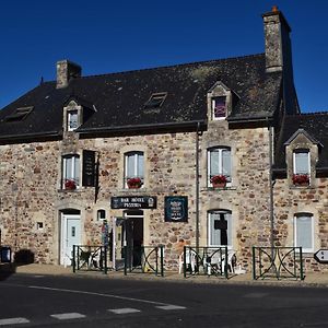 Auberge De La Vallee De La Douve Hotel L’Étang-Bertrand Exterior photo