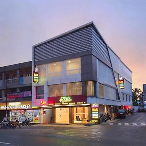 Park Residency Koothattukulam Hotel Kuttāttukulam Exterior photo