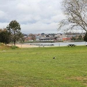 Abel Tasman Cabins Devonport Hotel Exterior photo