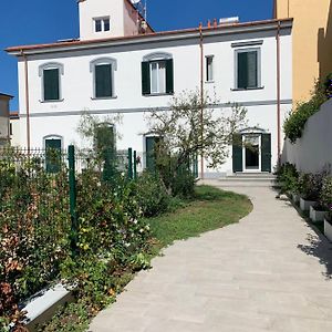 La Lanterna Sul Mare Villa Livorno Exterior photo