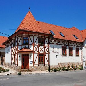 Szent Anna Étterem és Panzió Berkenye Exterior photo