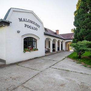 Szobi Malomkert Fogadó Panzió Exterior photo