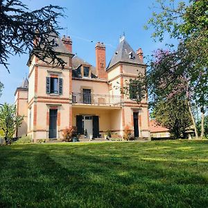 Chateau Segot Panzió Neuilly-le-Réal Exterior photo