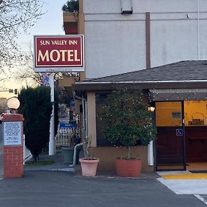 Sun Valley Inn Pleasant Hill Exterior photo