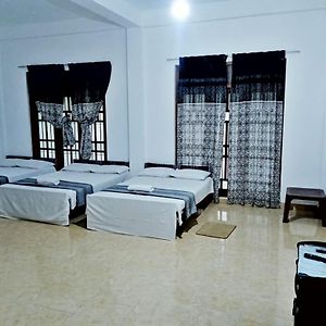 Fair View Bungalow Hotel Kataragama Exterior photo