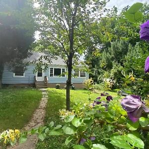 Cedar Ridge Cottage Guilford Exterior photo