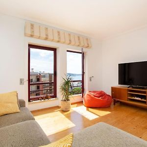 Lisboa Tejo Apartment @ Stay Like A Local At Alges Cruz Quebrada Exterior photo