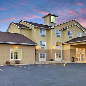 Estherville Hotel & Suites Exterior photo