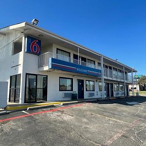 Motel 6 Denton, Tx - Unt Exterior photo