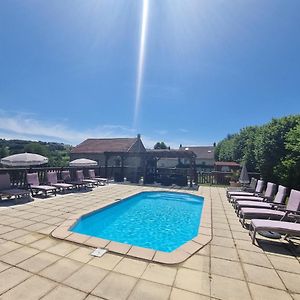 Meadow View Gites - Grande Gites Pour Familles Et Groupes, Piscine Chauffee - Janaillat, Creuse, France, 23250 Exterior photo