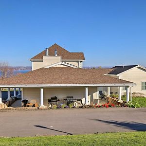 Lakefront Romulus Retreat With Private Dock! Exterior photo