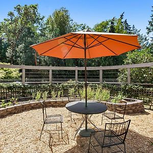 Bainbridge Island Timber Retreat Villa Fort Ward Exterior photo