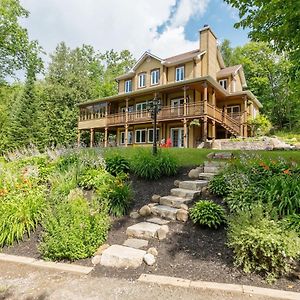 Les Dames Du Lac Panzió Mont-Tremblant Exterior photo