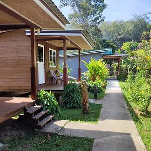 Our Village Farmstay Muk-sziget Exterior photo