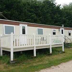 Kestral Pet Friendly Caravan Alford  Exterior photo