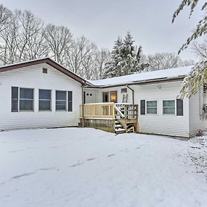 Large Greeley House With 2 Game Rooms And Yard! Lackawaxen Exterior photo