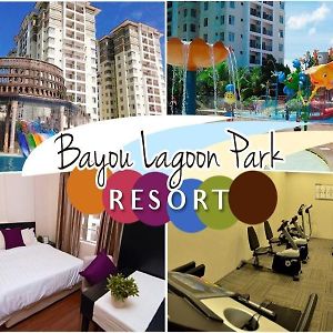 Deluxe Studio Bayou Waterpark With Private Jacuzzi And Free Tickets Ayer Keroh Exterior photo