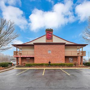 Red Roof Inn Uhrichsville Exterior photo