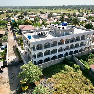 Babhilds Residence Bakau Exterior photo