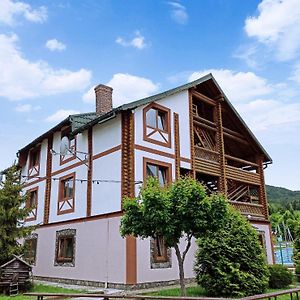 Hirskyy Svitanok Hotel Mihovo Exterior photo