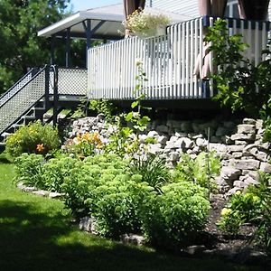 Gite Maison Parc Delormier Panzió Trois-Rivières Exterior photo