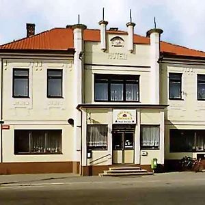 Penzion Ceska Koruna Hotel Čáslav Exterior photo