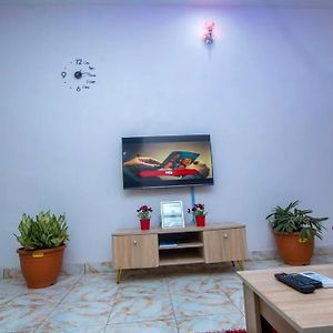 Aji Warm 2Bed Apartment Lagos Exterior photo