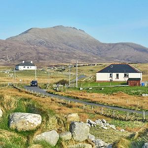 Padraigs Cottage Howmore Exterior photo