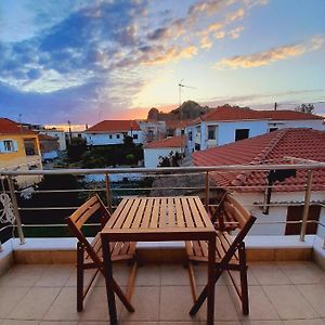 Beautiful House With Great Castle View! Apartman Mírina Exterior photo